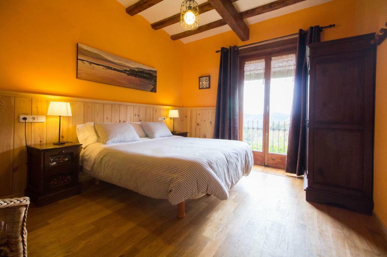 Casa Etxalde Guest House กัมโปรดอน ภายนอก รูปภาพ